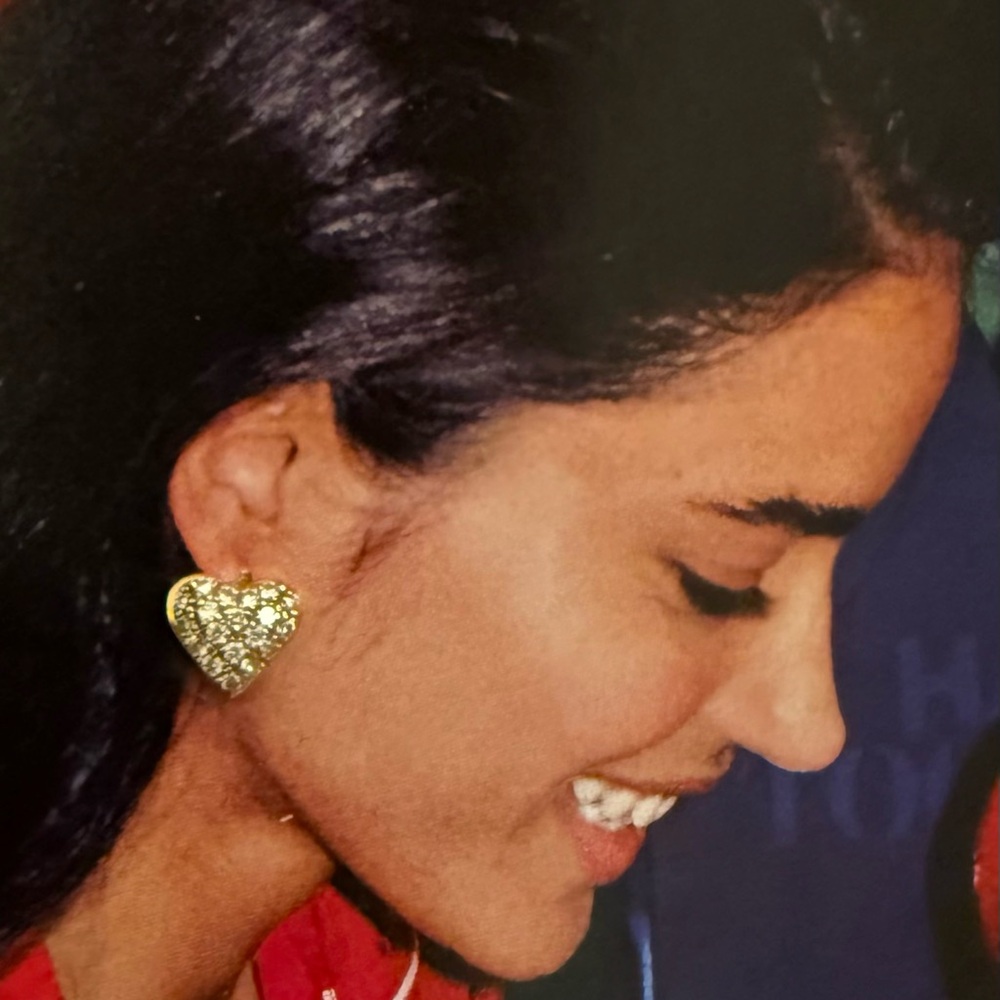 Sparkling 18k Gold Heart Earrings